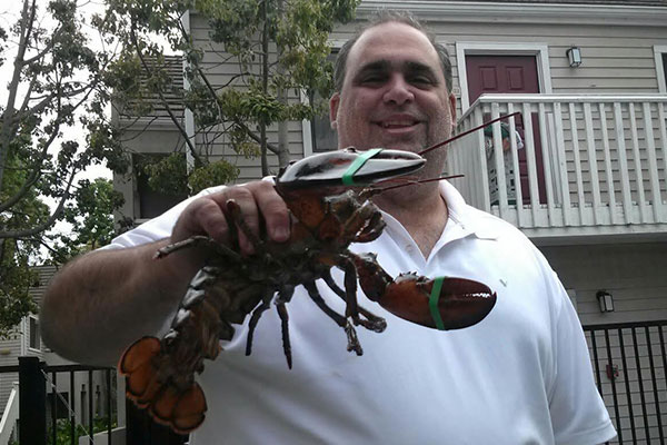 Img291 Golfer W Lobster 600x400